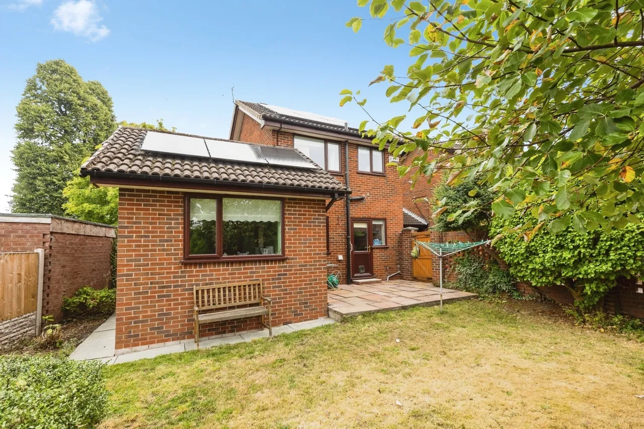 Wealstone Lane, Chester, CH2, photo 19