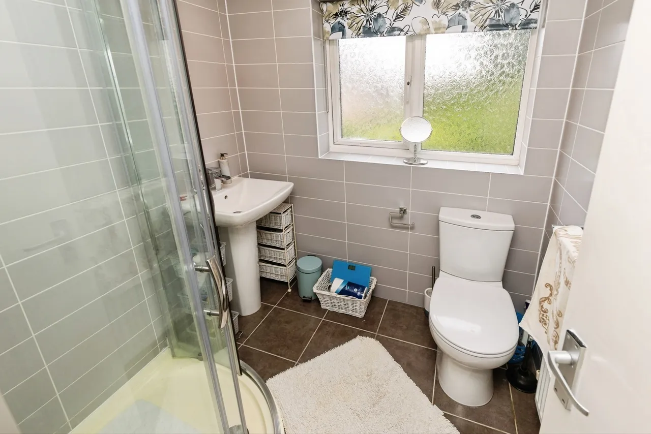 Wealstone Lane, Chester, CH2, photo 15