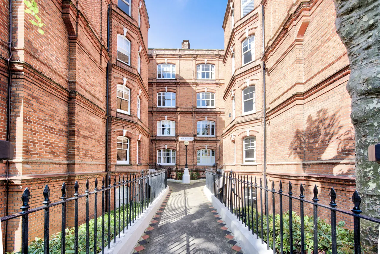 11 Owen Mansions, Queens Club Gardens, London, photo 10