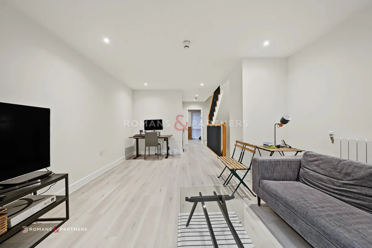 Astell Road, Kidbrooke, SE3, photo 3