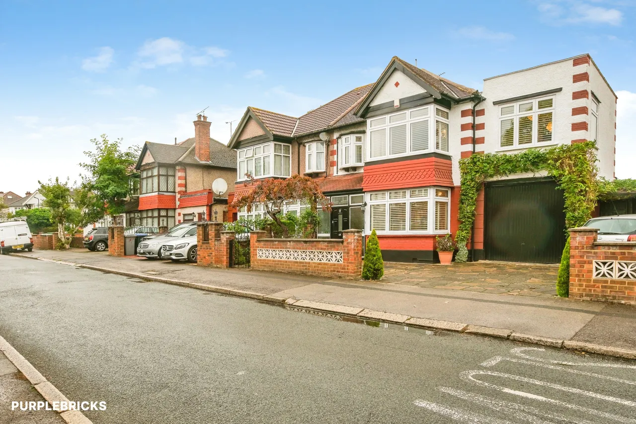 4 bed house for sale, Clarendon Gardens, Wembley, HA9