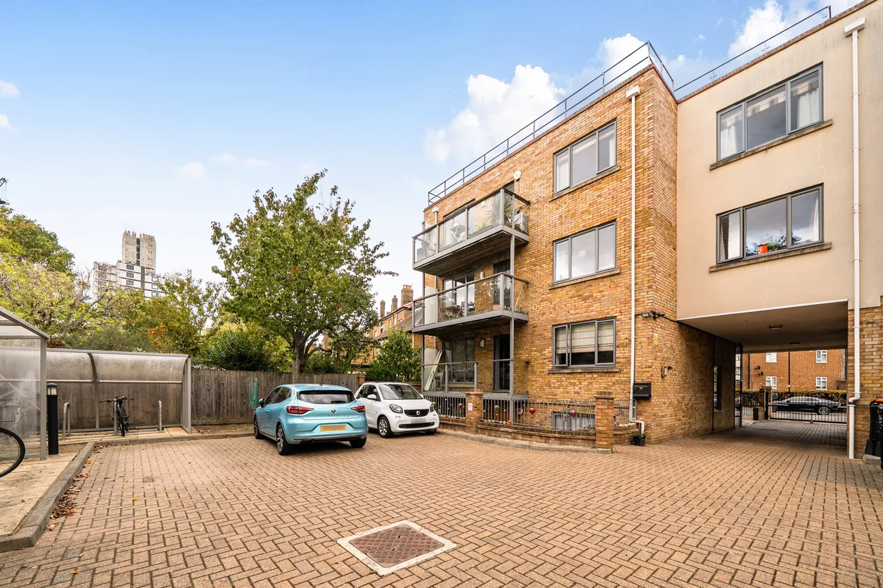 West Ealing, W13, photo 17