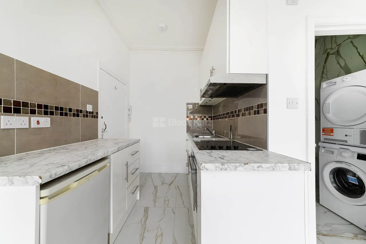 Dean Road, London, NW2, photo 6