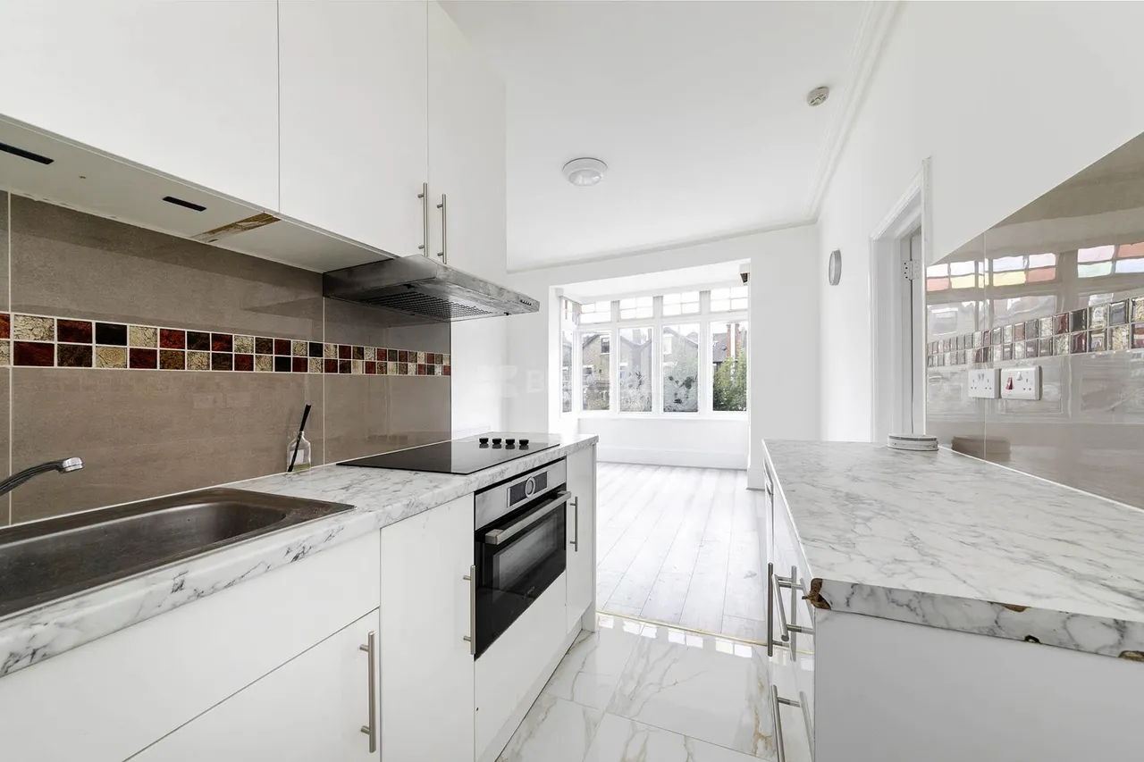 Dean Road, London, NW2, photo 5