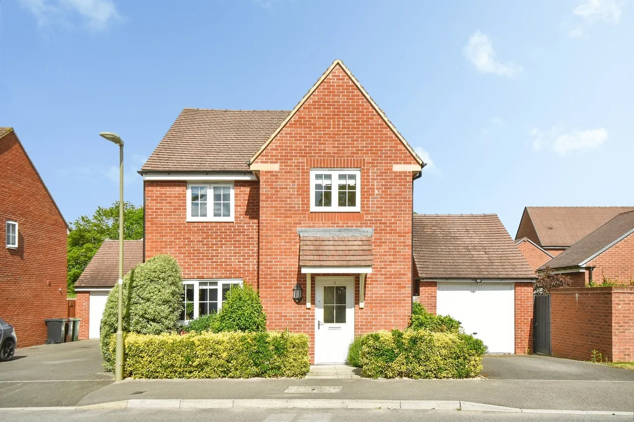 4 bed house for sale — Anson Drive, Watchfield, Swindon