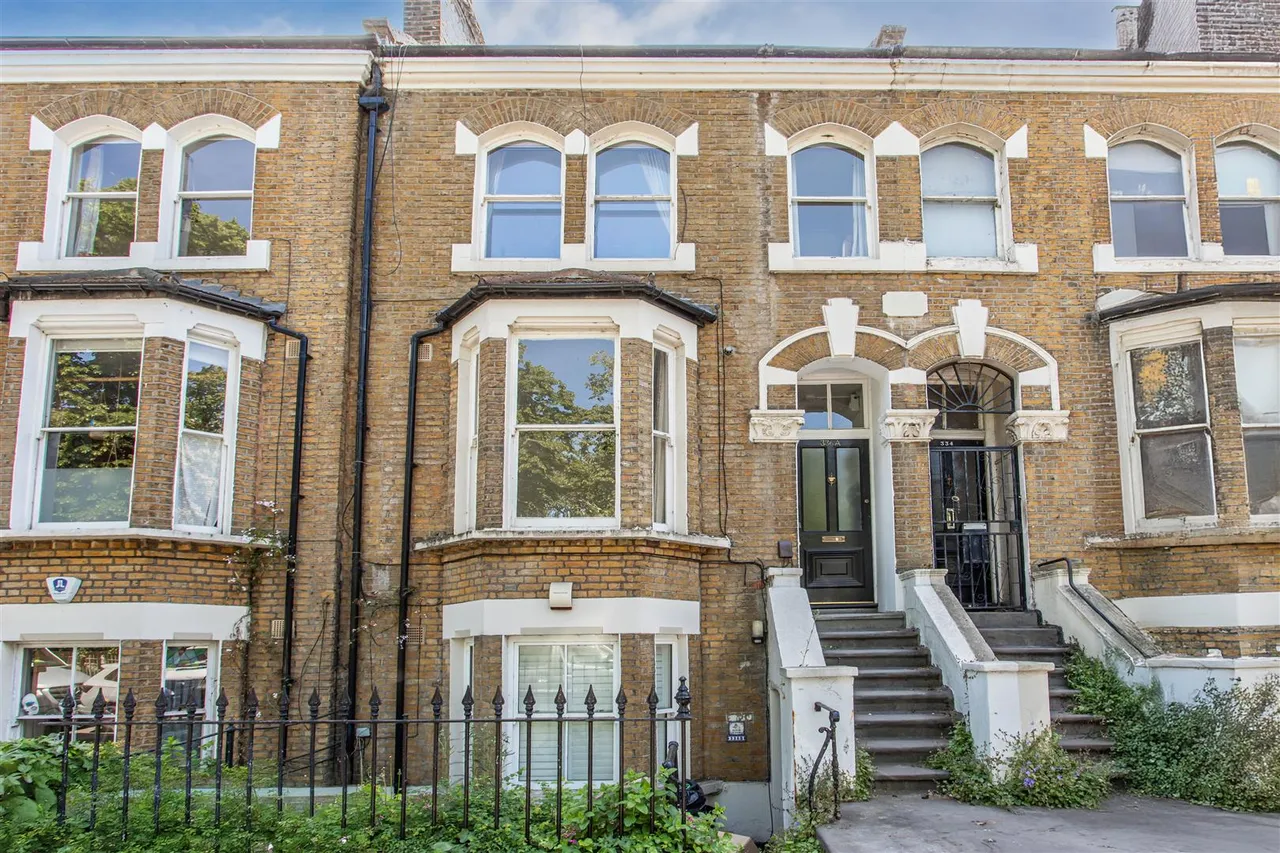 3 bed flat for sale, Old Ford Road, Victoria Park