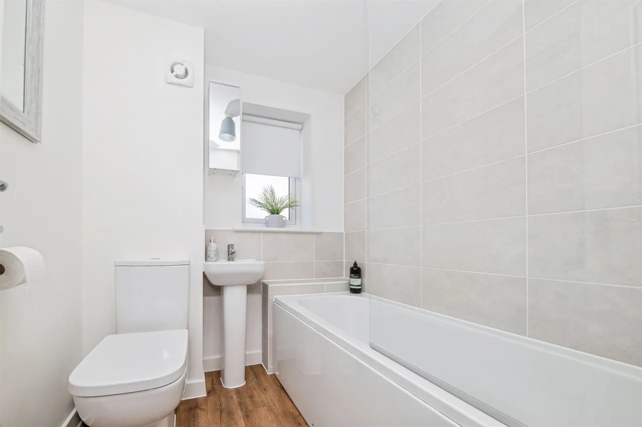 Shingle Way, Clacton-On-Sea, CO16, photo 14
