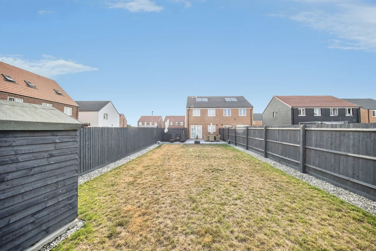 Shingle Way, Clacton-On-Sea, CO16, photo 17