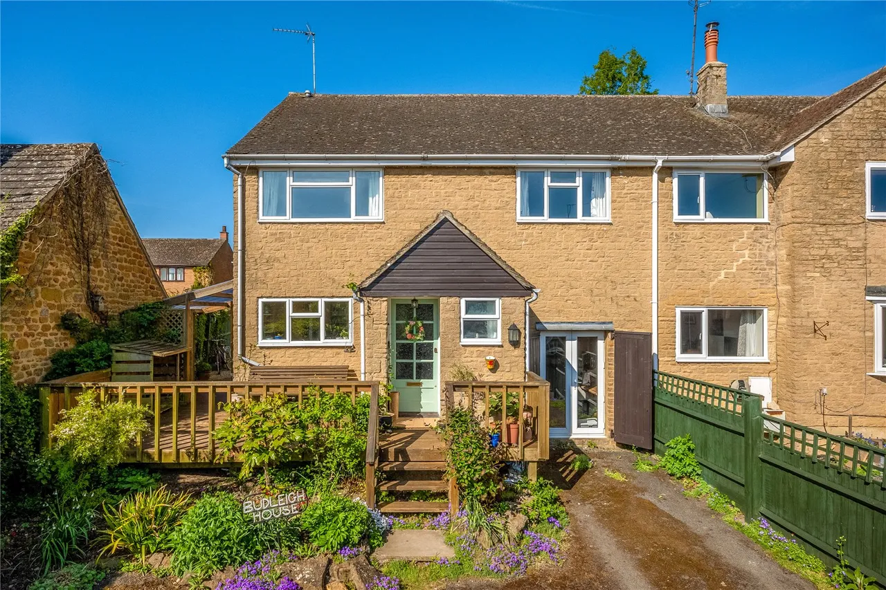 4 bed house for sale, The Green, Barford St Michael, OX15