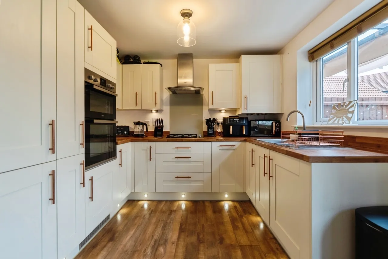 Robin Grove, Wymondham, NR18, photo 3