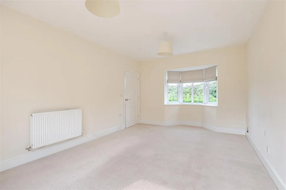 Hillfield Road, Oundle, PE8, photo 3