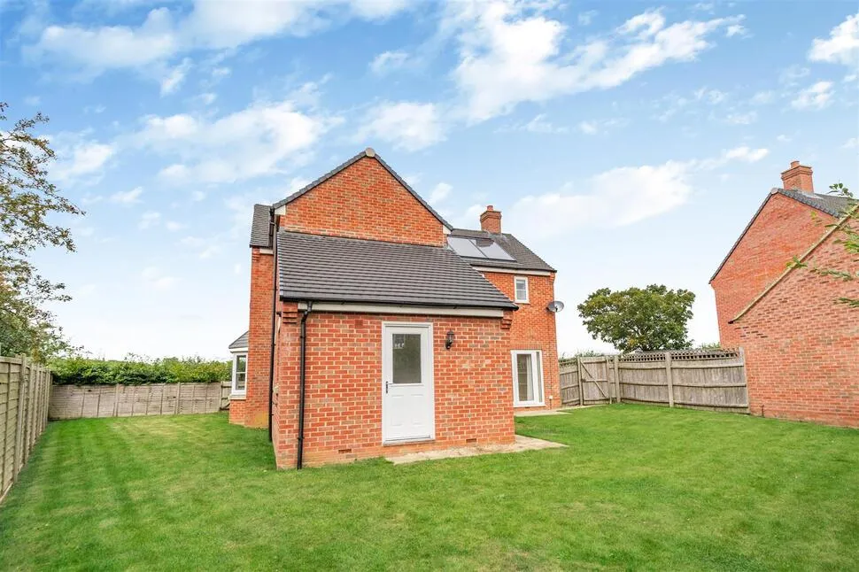 Hillfield Road, Oundle, PE8, photo 22