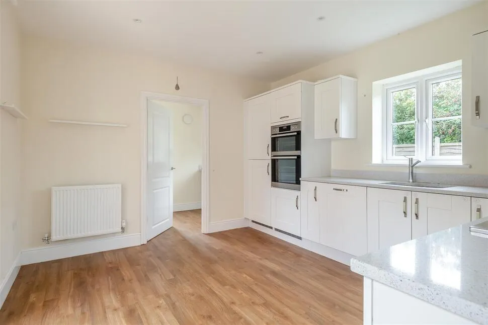Hillfield Road, Oundle, PE8, photo 6