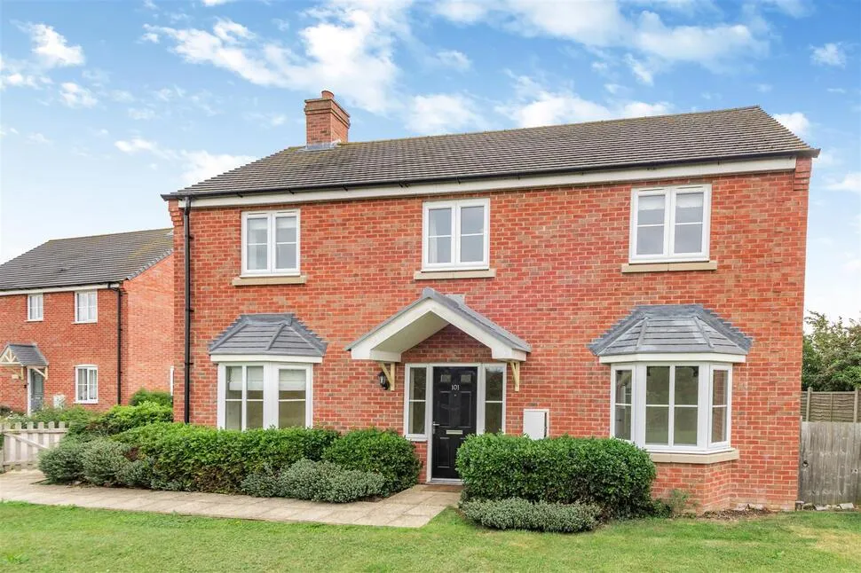 4 bed house to rent, Hillfield Road, Oundle, PE8