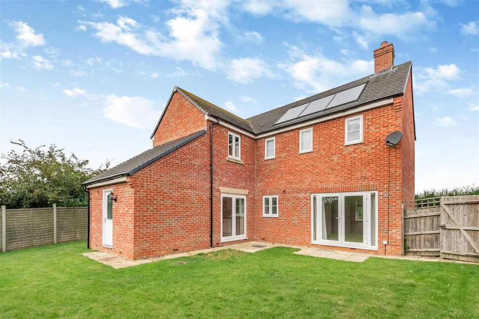 Hillfield Road, Oundle, PE8, photo 21