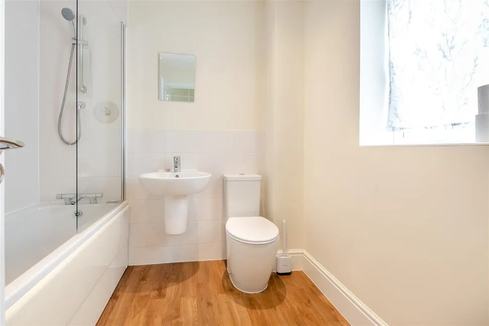 Hillfield Road, Oundle, PE8, photo 8