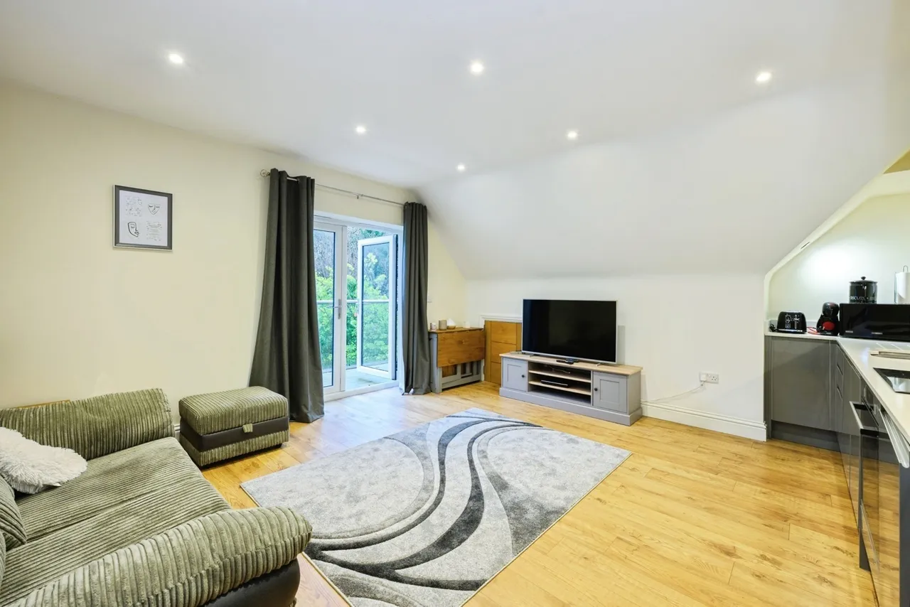 Godstone Road, Kenley, CR8, photo 2