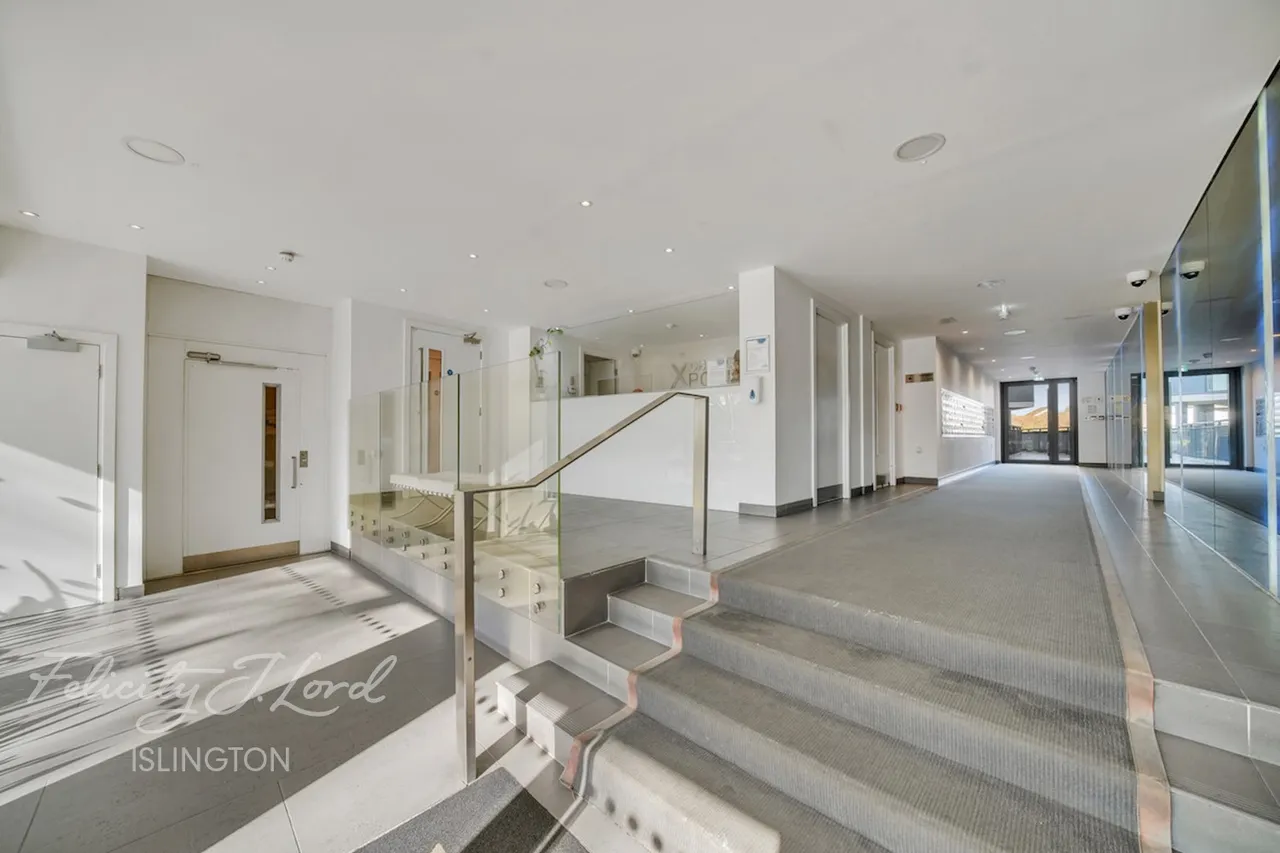 Market Road, London, photo 24