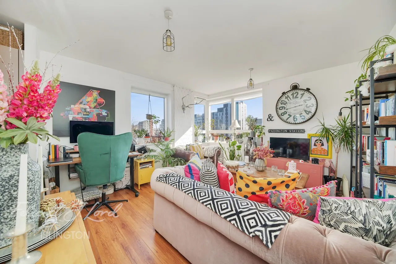 1 bed flat for sale, Market Road, London