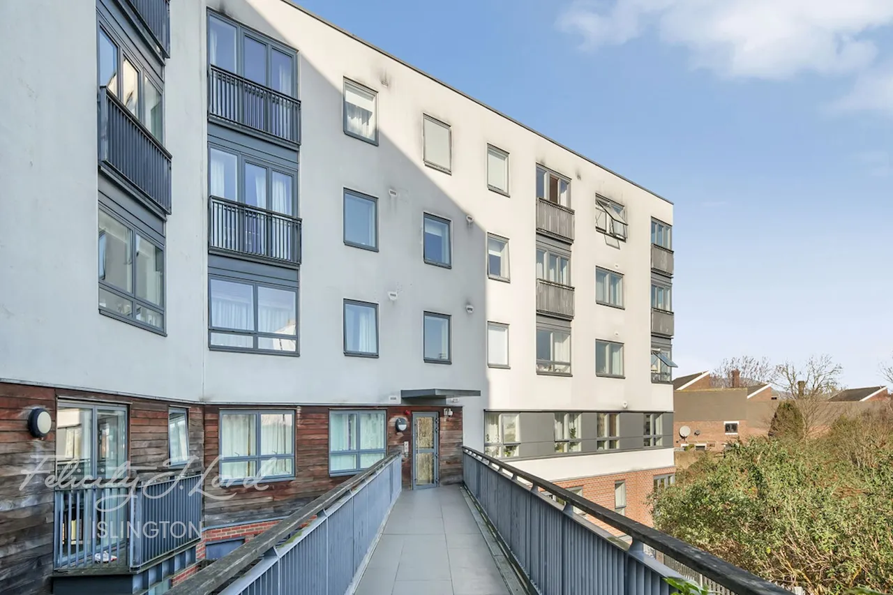 Market Road, London, photo 21