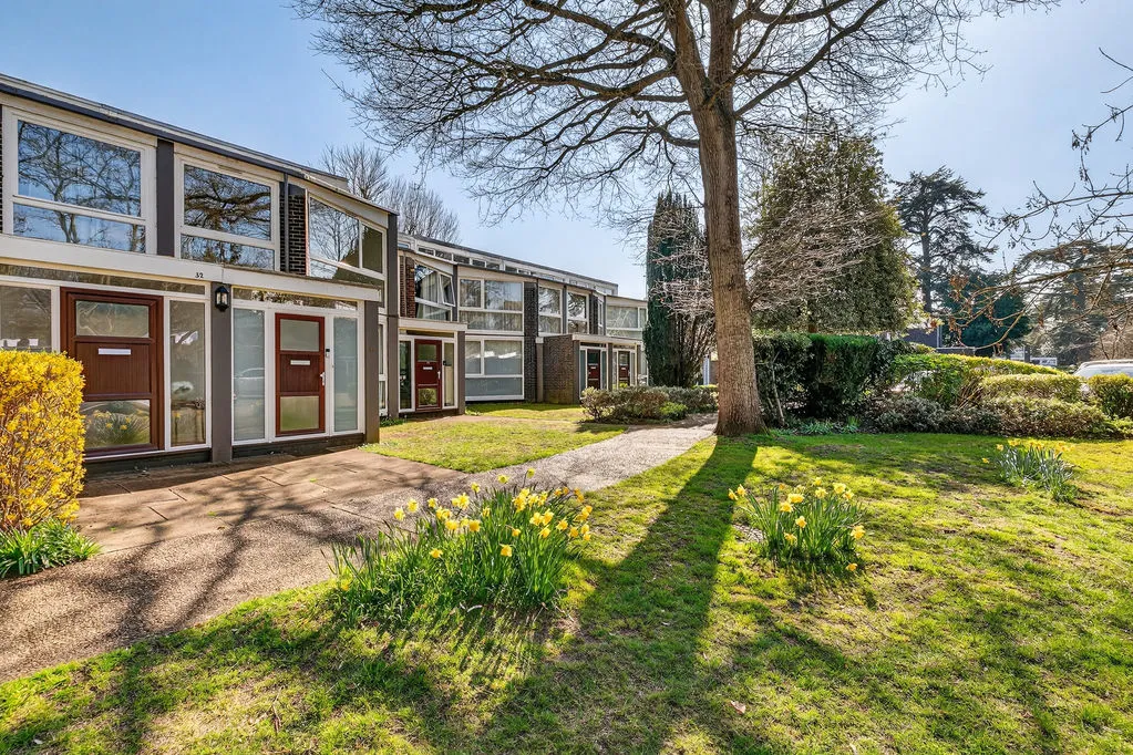 3 bed house for sale — Templemere, Weybridge KT13 9PB