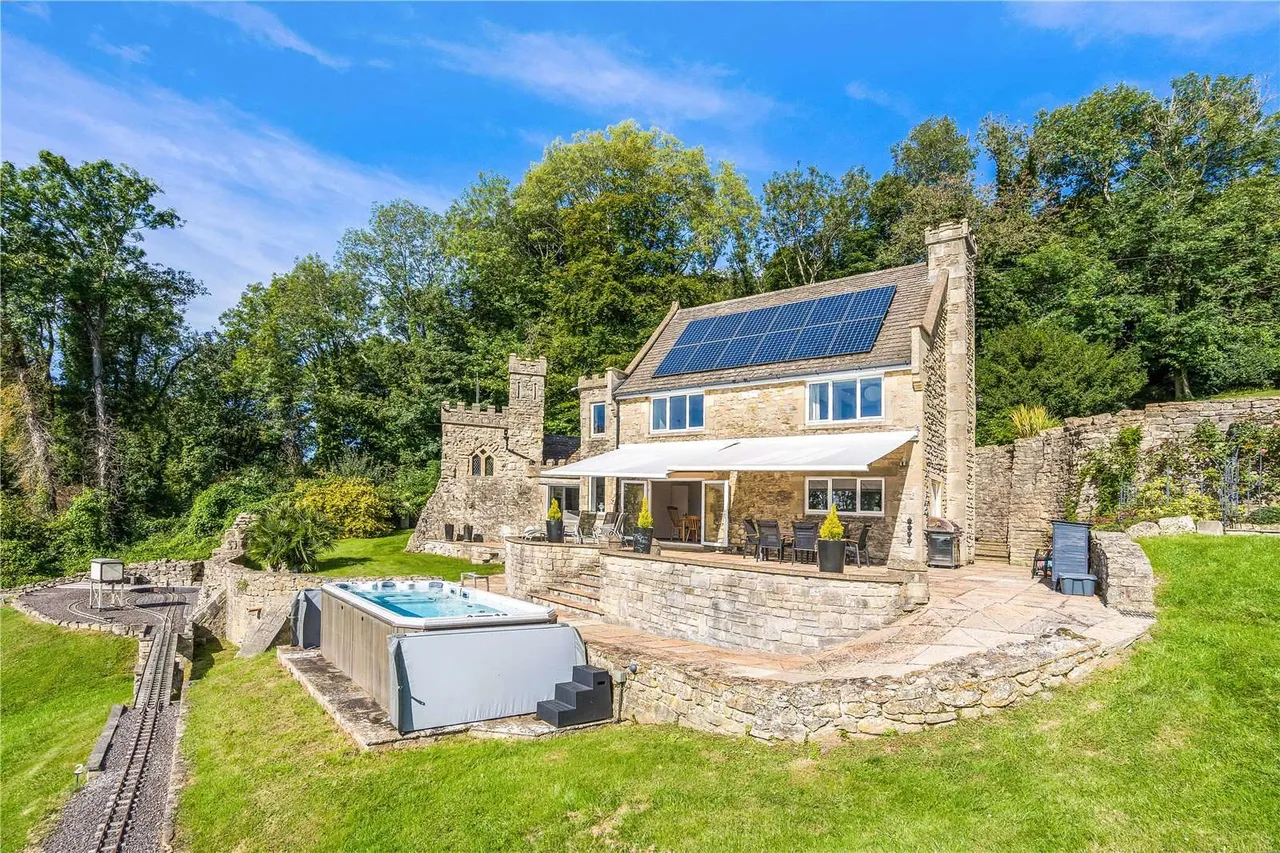 Murhill, Limpley Stoke, BA2 7FH, photo 3