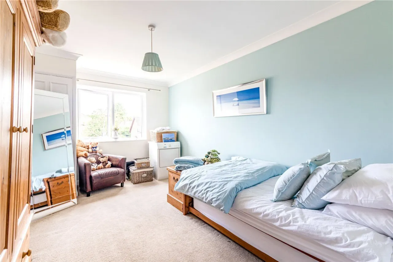 High Road, Byfleet, West Byfleet, Sur..., photo 13