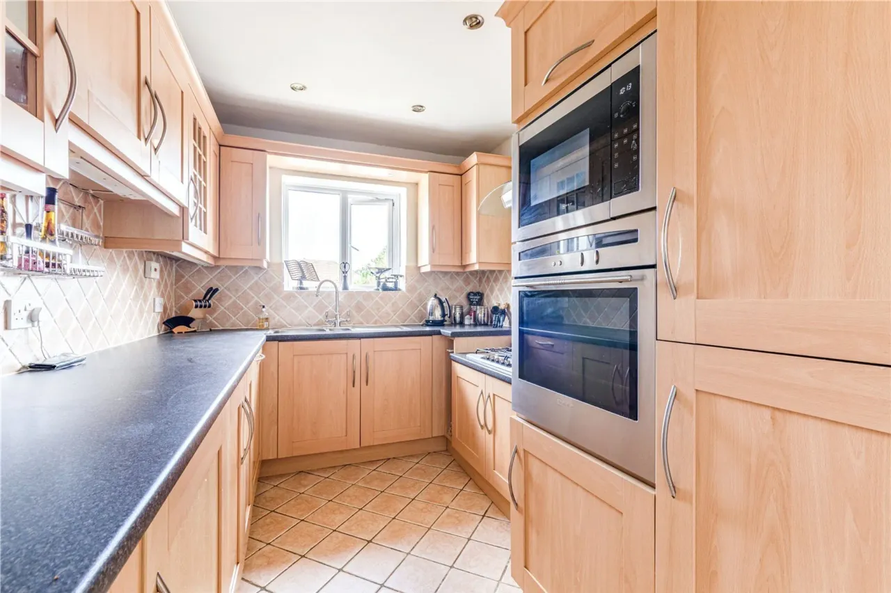 High Road, Byfleet, West Byfleet, Sur..., photo 7