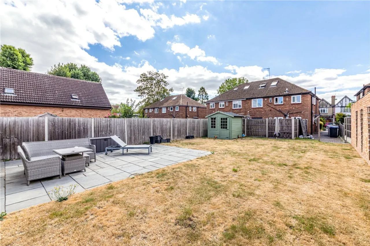 High Road, Byfleet, West Byfleet, Sur..., photo 18