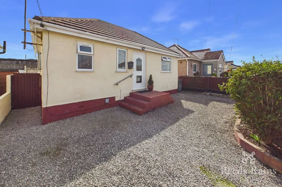 2 bed house for sale — Clwyd Gardens, Kinmel Bay, Conwy, LL18
