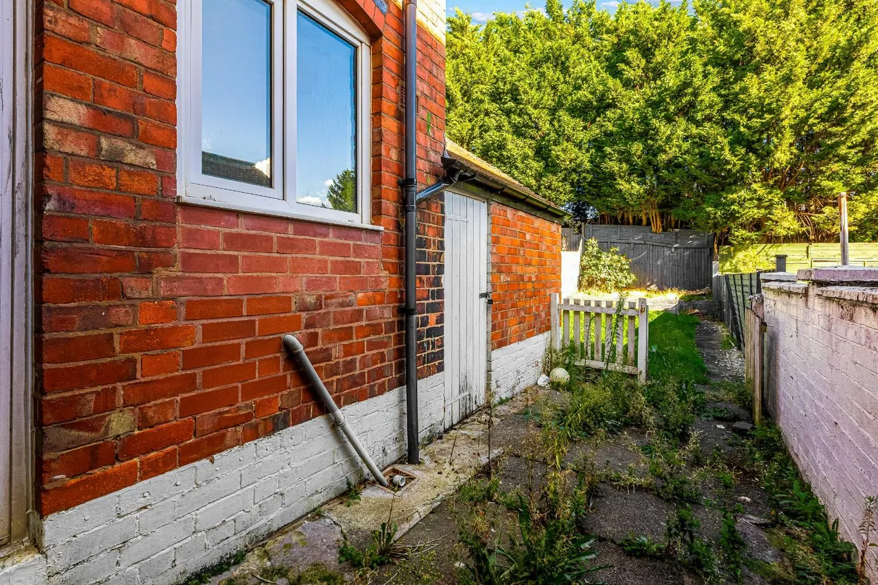 Westbury Road, Nuneaton, CV10, photo 16