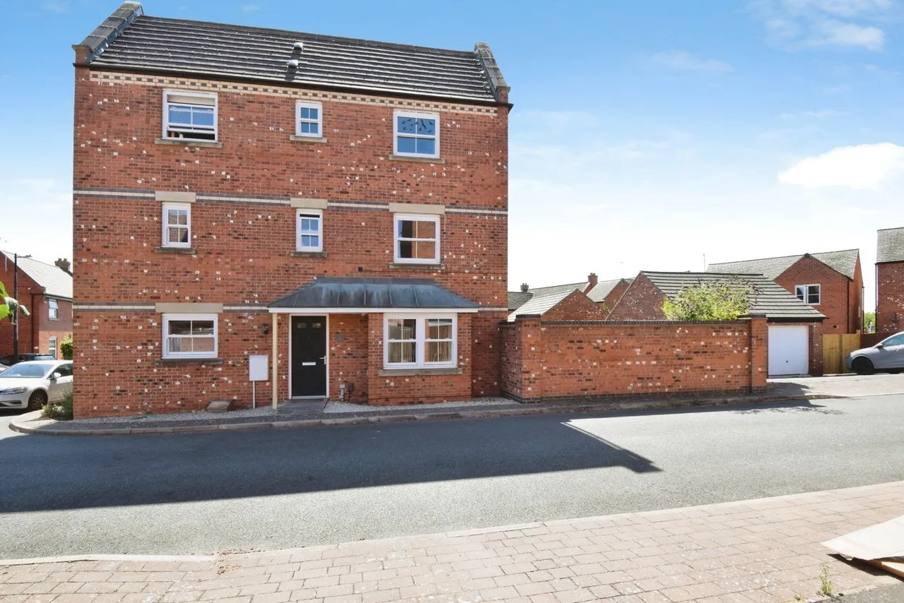 4 bed house for sale, Kevin Wood Close, Leicester, LE4