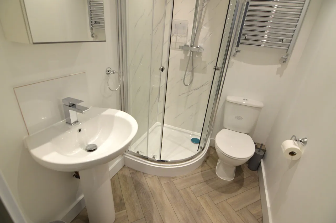 Chantry Lane, Grimsby, South Humberside, DN31 2LP, photo 14