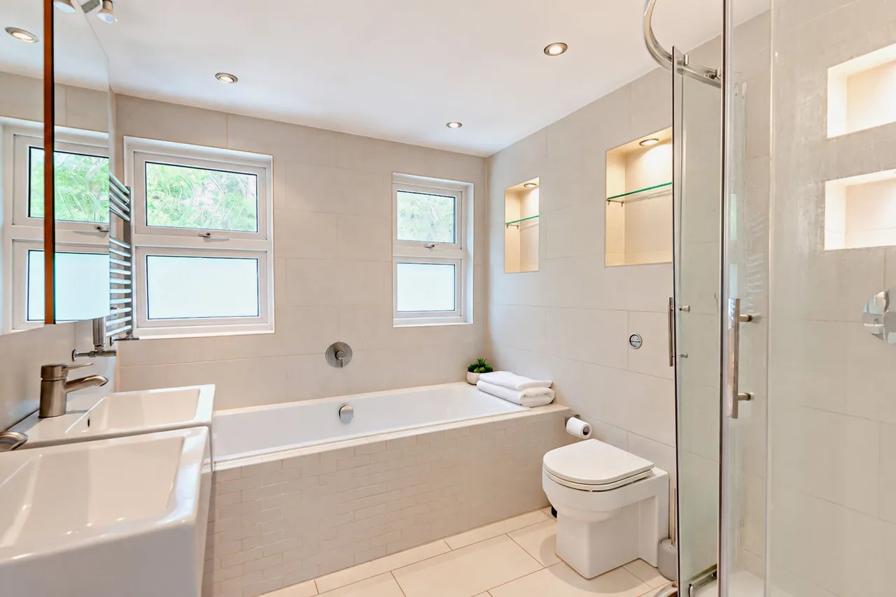 Heathpark Drive, Windlesham, GU20, photo 14