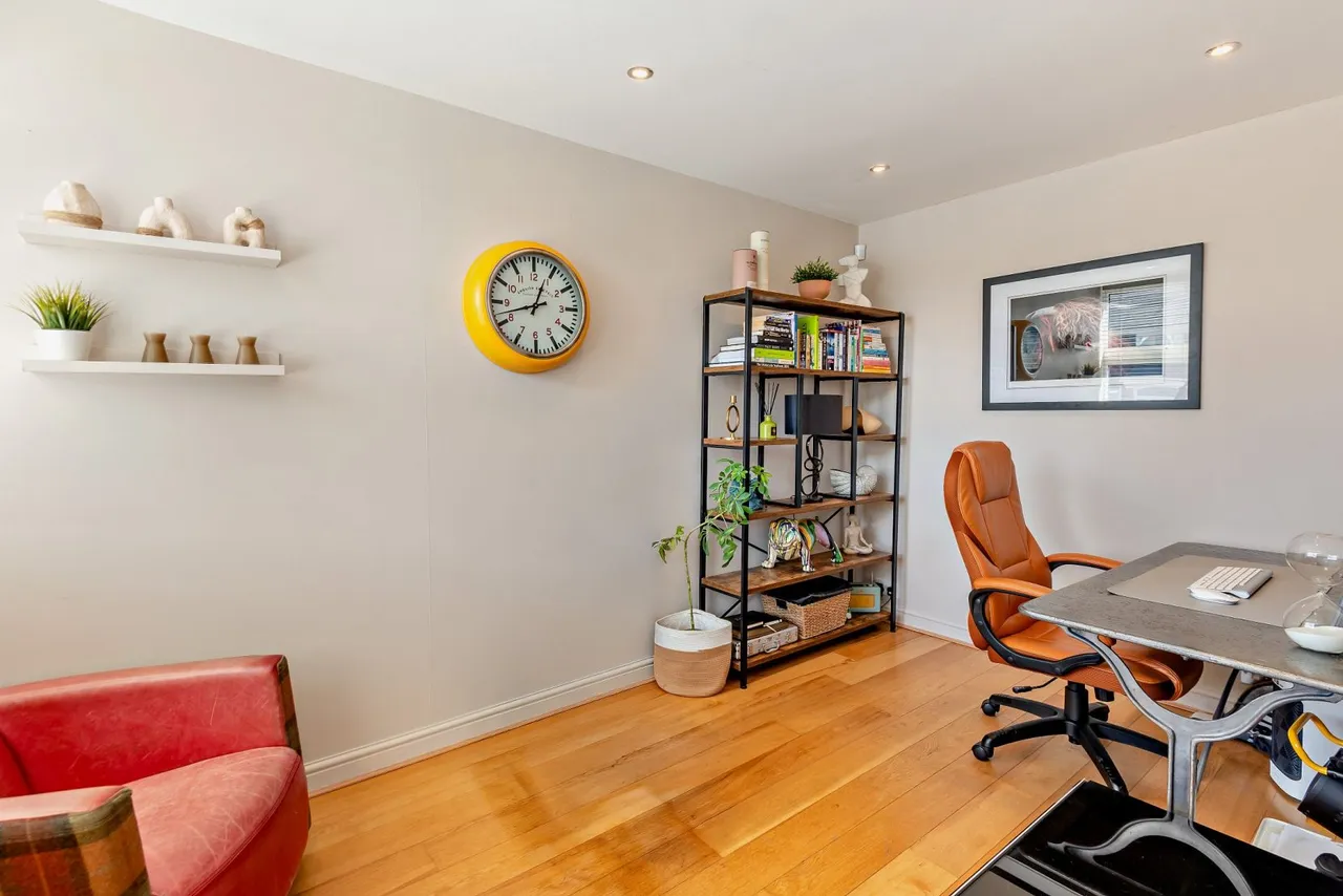Heathpark Drive, Windlesham, GU20, photo 10