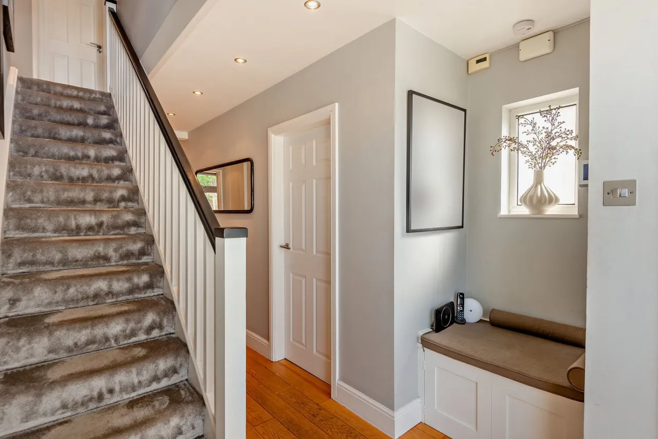 Heathpark Drive, Windlesham, GU20, photo 9