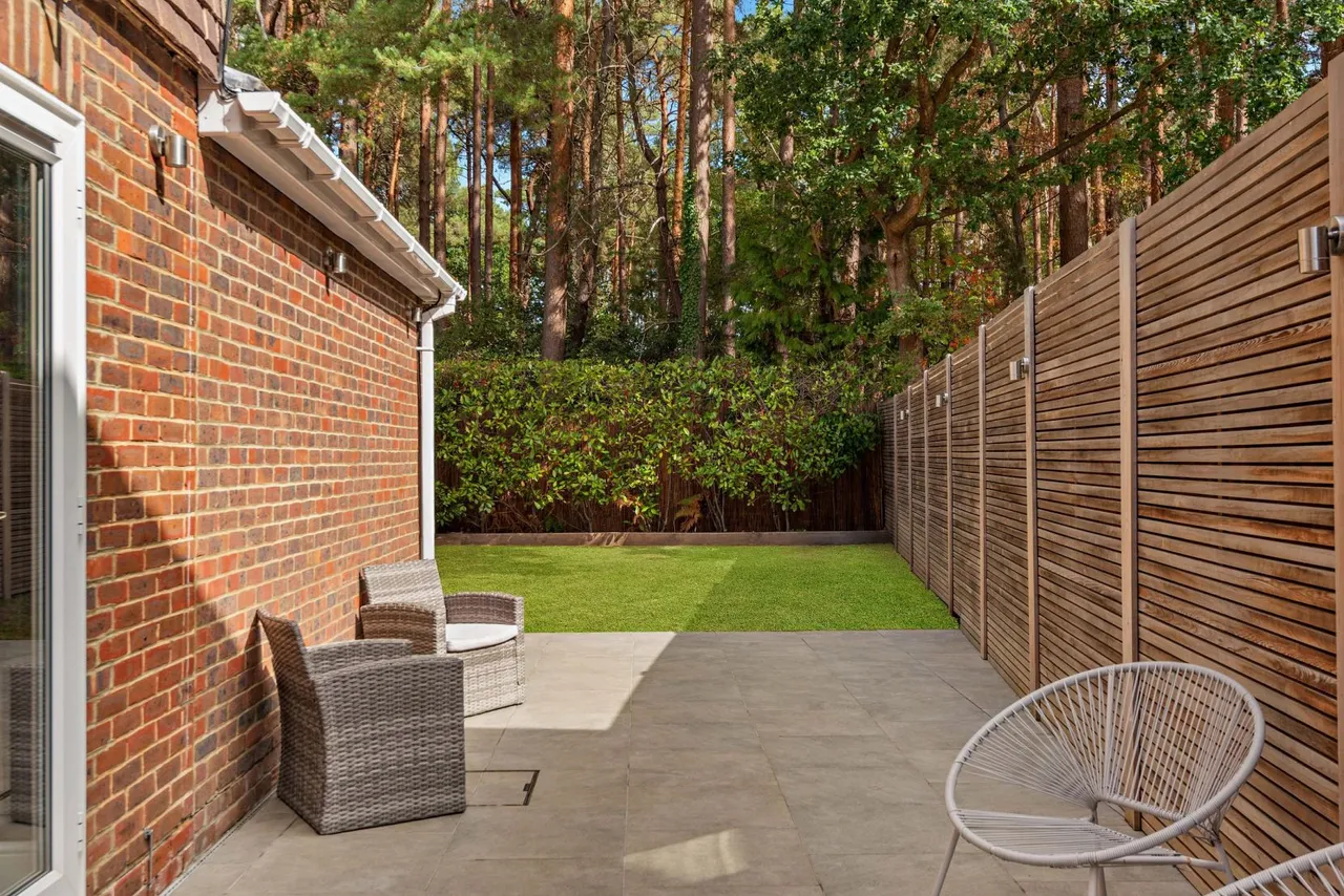 Heathpark Drive, Windlesham, GU20, photo 19