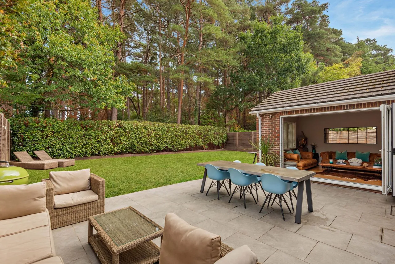 Heathpark Drive, Windlesham, GU20, photo 3
