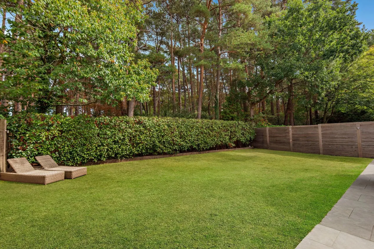 Heathpark Drive, Windlesham, GU20, photo 15