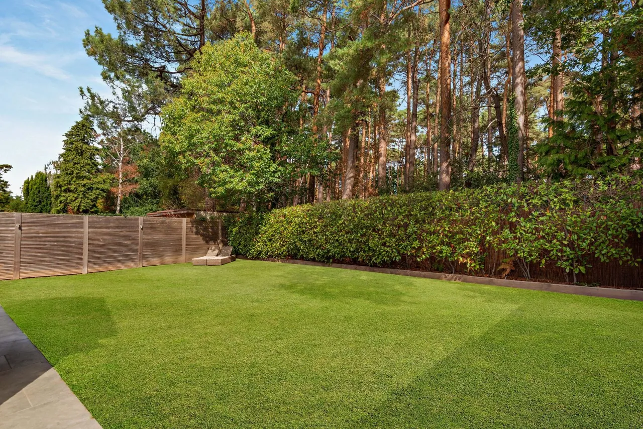 Heathpark Drive, Windlesham, GU20, photo 16
