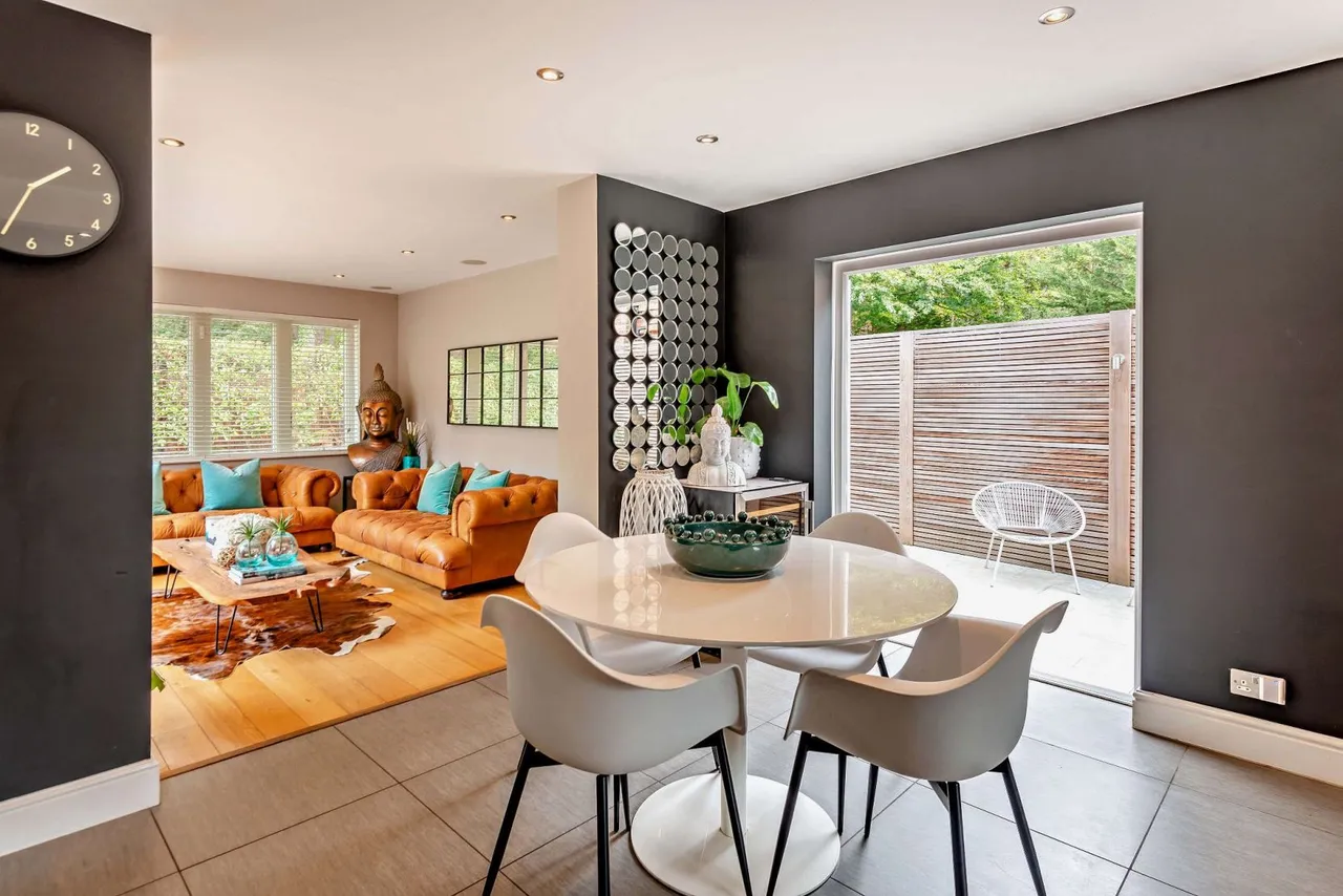 Heathpark Drive, Windlesham, GU20, photo 5