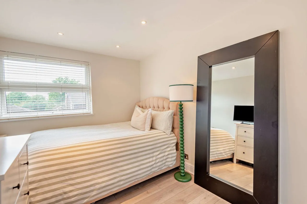 Heathpark Drive, Windlesham, GU20, photo 13