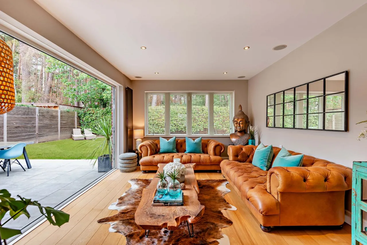 4 bed property for sale, Heathpark Drive, Windlesham, GU20