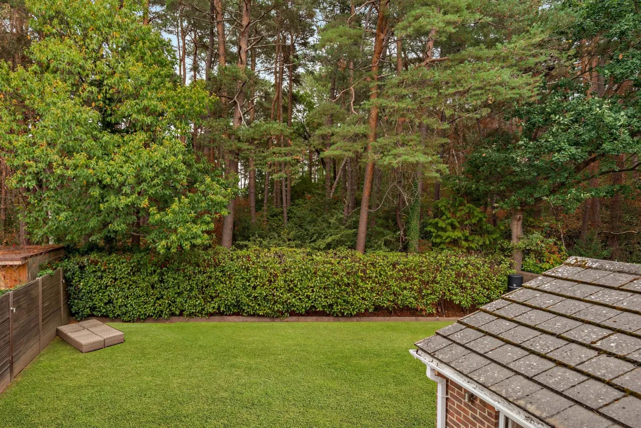 Heathpark Drive, Windlesham, GU20, photo 17