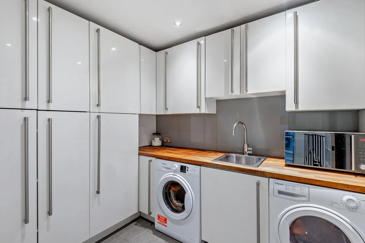 Heathpark Drive, Windlesham, GU20, photo 8