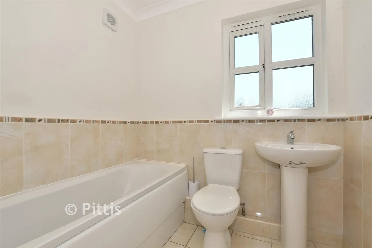 Upton Road, Ryde, PO33, photo 9