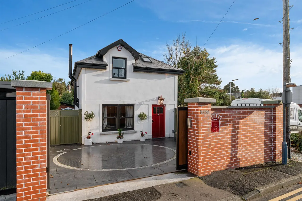 3 bed house for sale, Upper Newtownards Road, Dundonald, BT16