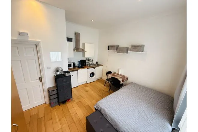 Staverton Road, London, NW2, photo 19