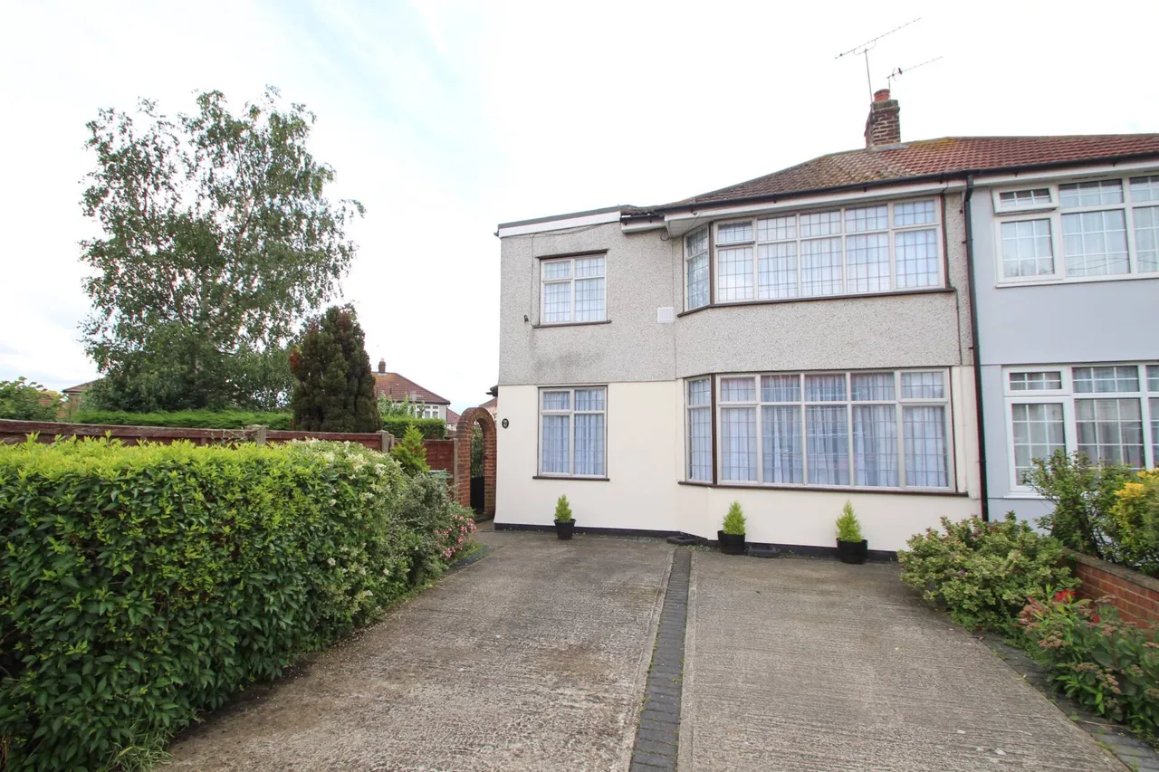3 bed house for sale — Monmouth Close, Welling