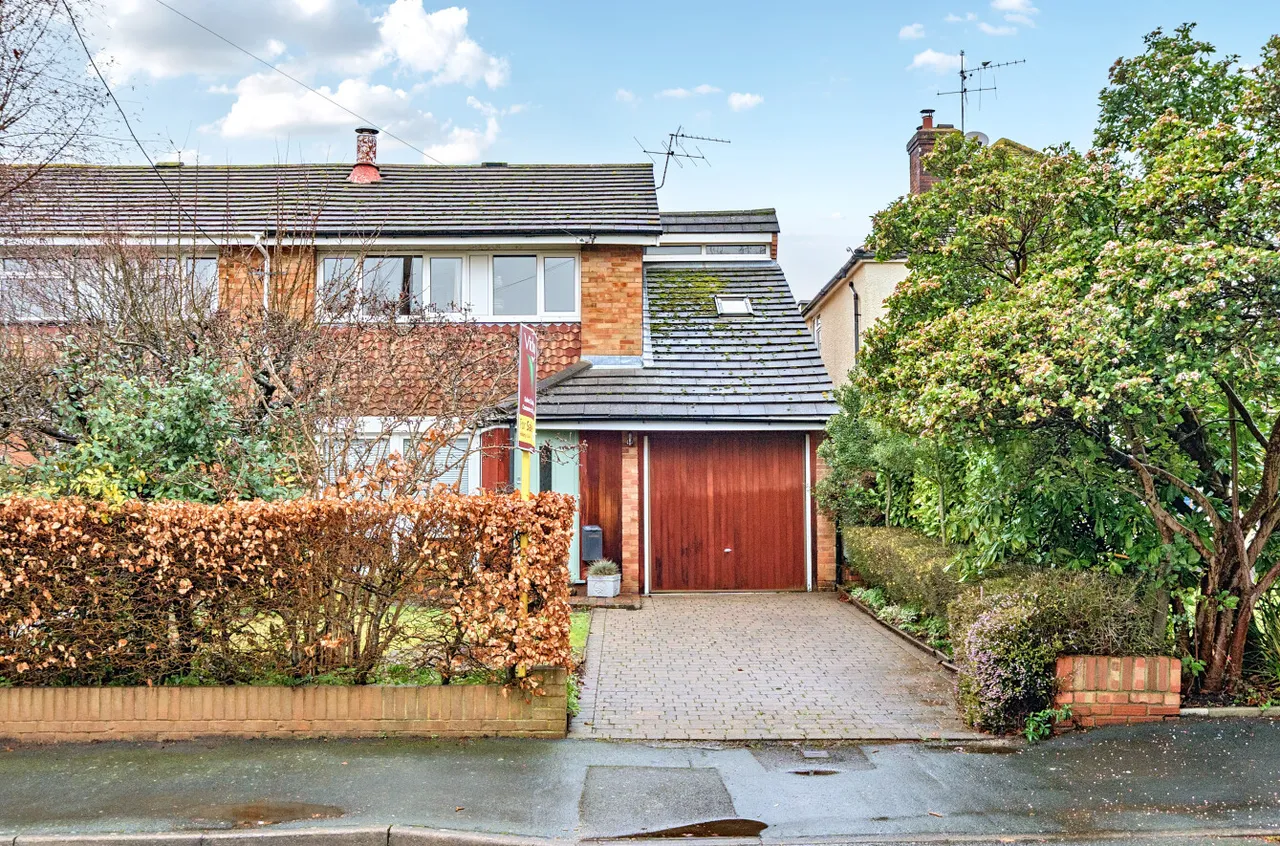Commonfields, West End, Woking, Surrey, GU24 9HZ, photo 20